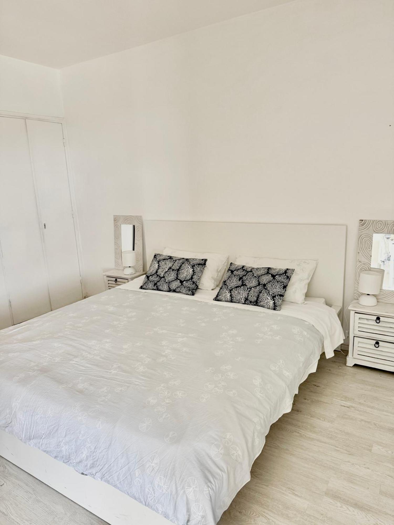 French Riviera Apartment With Swimming Pool And Free Parking Near Monaco Roquebrune-Cap-Martin Exteriör bild